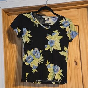 Banana Republic Graphic Black and Yellow Fitted Tee